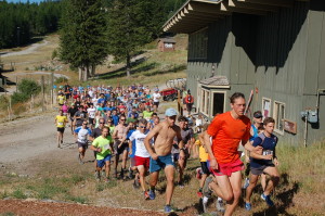 Winner Leif Castren at the start of the run.